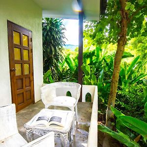 Deluxe Garden View King Room